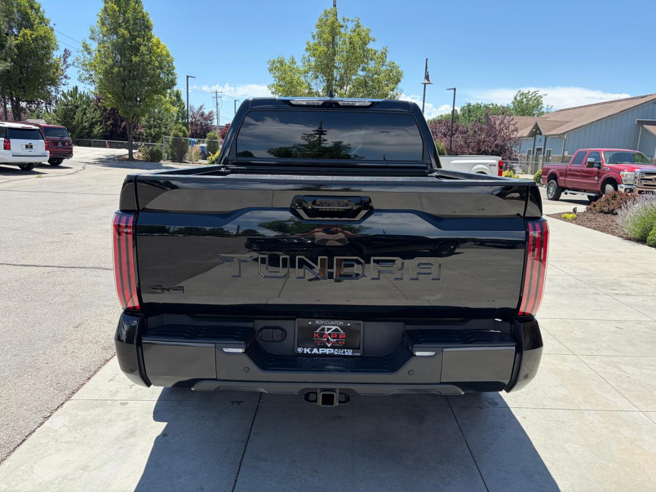 Toyota Tundra 4WD Platinum CrewMax 5.5' Bed (Natl) 2023