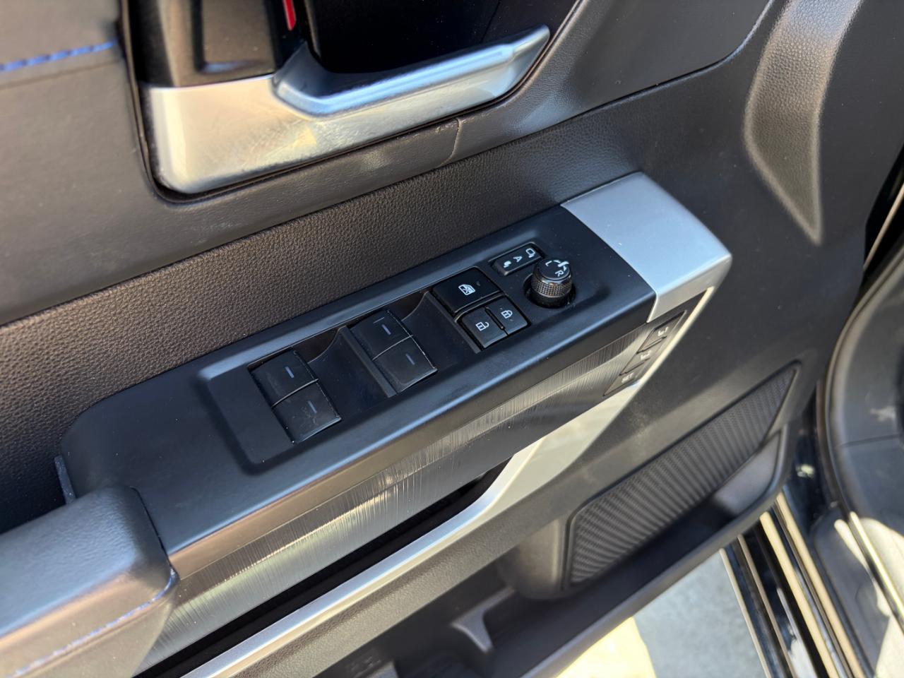 Toyota Tundra 4WD Platinum CrewMax 5.5' Bed (Natl) 2023