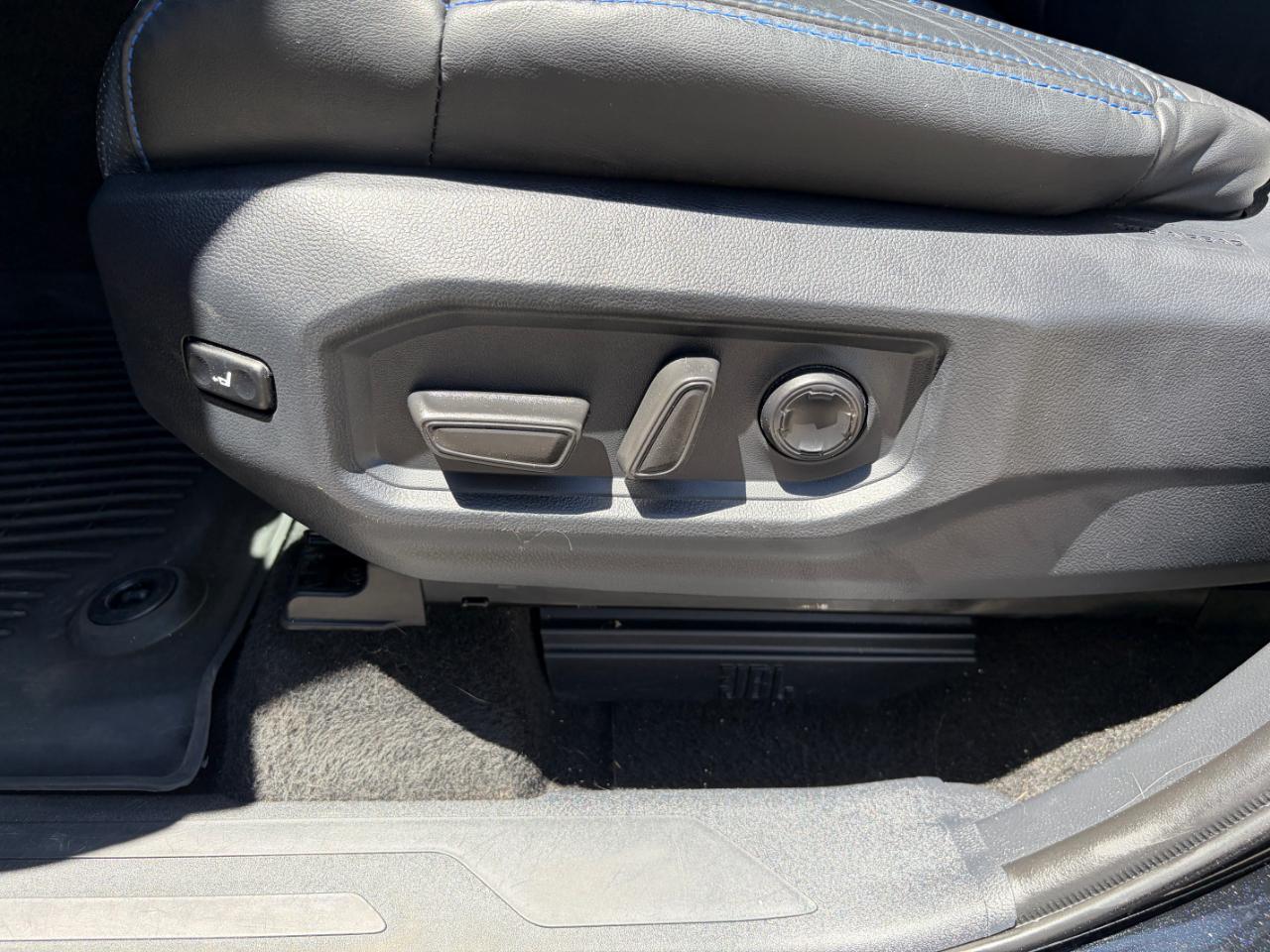 Toyota Tundra 4WD Platinum CrewMax 5.5' Bed (Natl) 2023