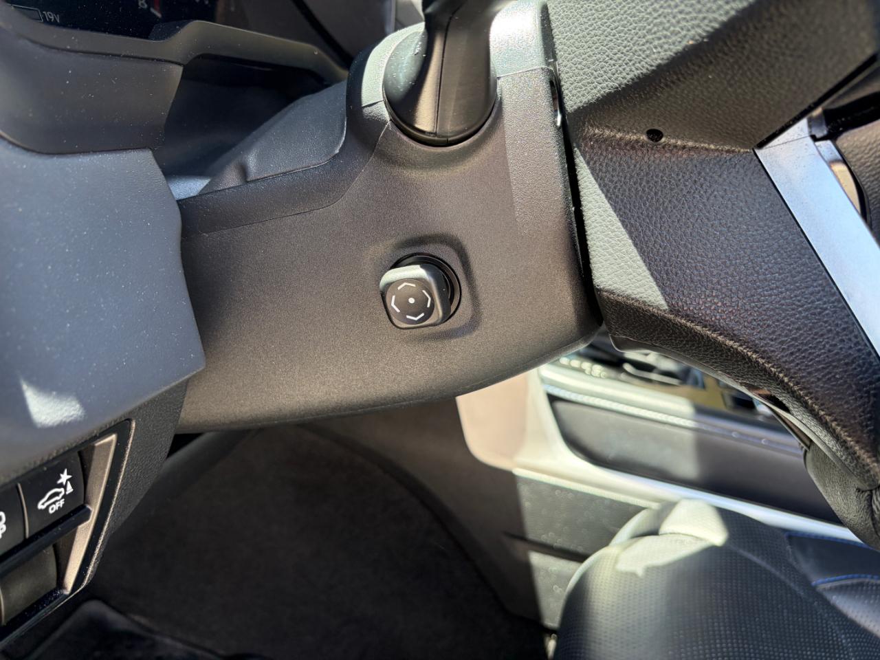 Toyota Tundra 4WD Platinum CrewMax 5.5' Bed (Natl) 2023