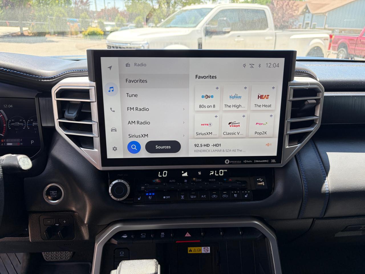 Toyota Tundra 4WD Platinum CrewMax 5.5' Bed (Natl) 2023