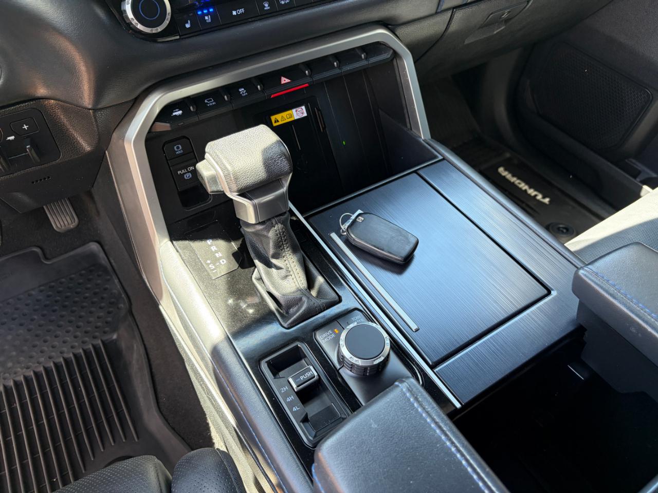 Toyota Tundra 4WD Platinum CrewMax 5.5' Bed (Natl) 2023