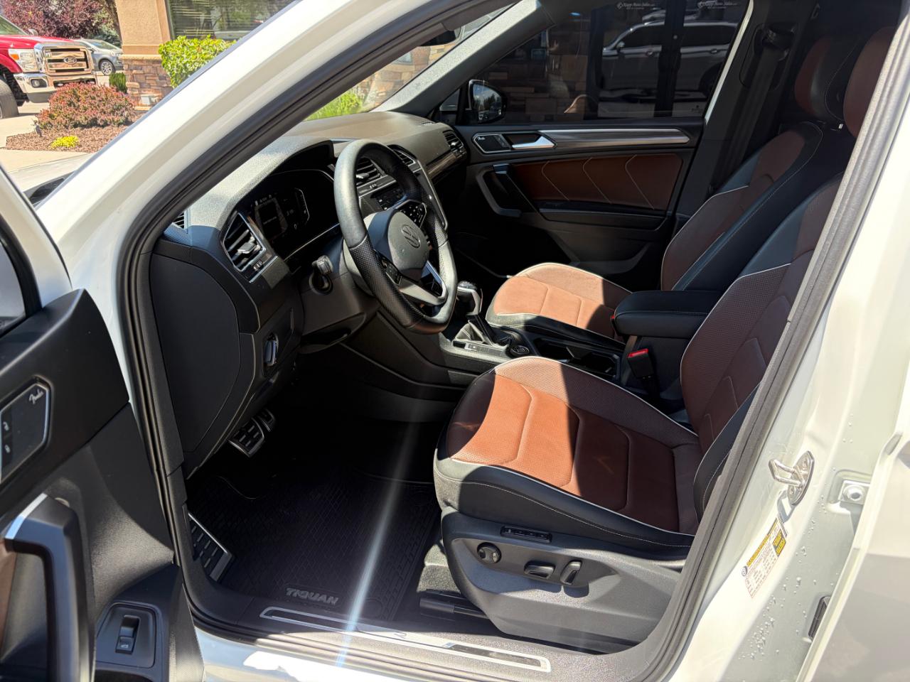 Volkswagen Tiguan 2.0T SEL R-Line 4MOTION 2023
