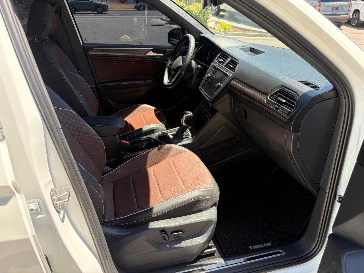Volkswagen Tiguan 2.0T SEL R-Line 4MOTION 2023