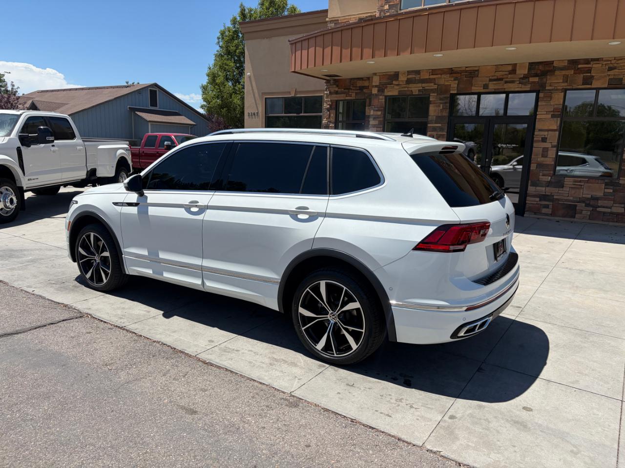 Volkswagen Tiguan 2.0T SEL R-Line 4MOTION 2023