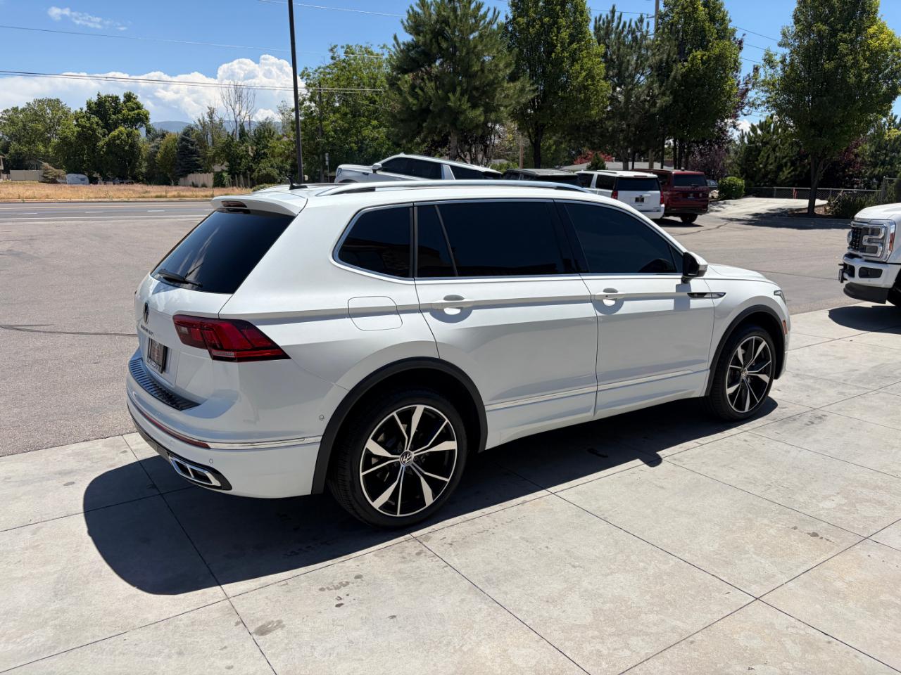 Volkswagen Tiguan 2.0T SEL R-Line 4MOTION 2023