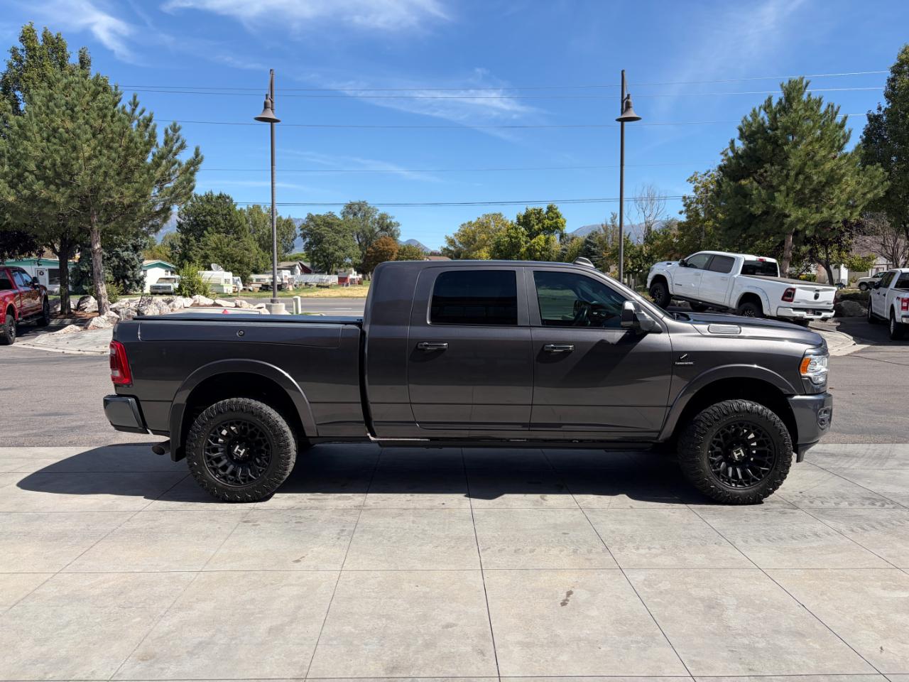 RAM 3500 Limited 4x4 Mega Cab 6'4" Box 2022