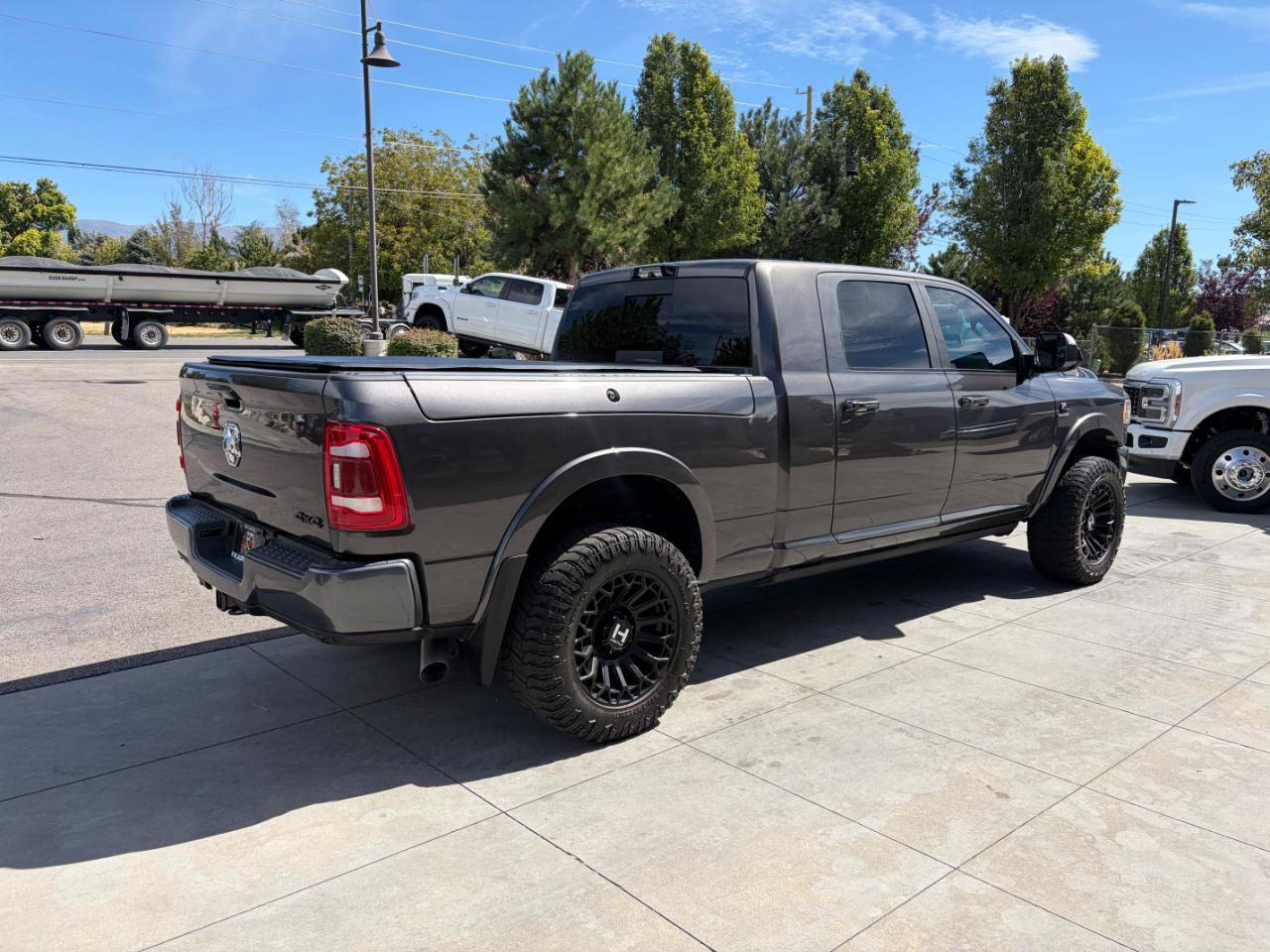 RAM 3500 Limited 4x4 Mega Cab 6'4" Box 2022