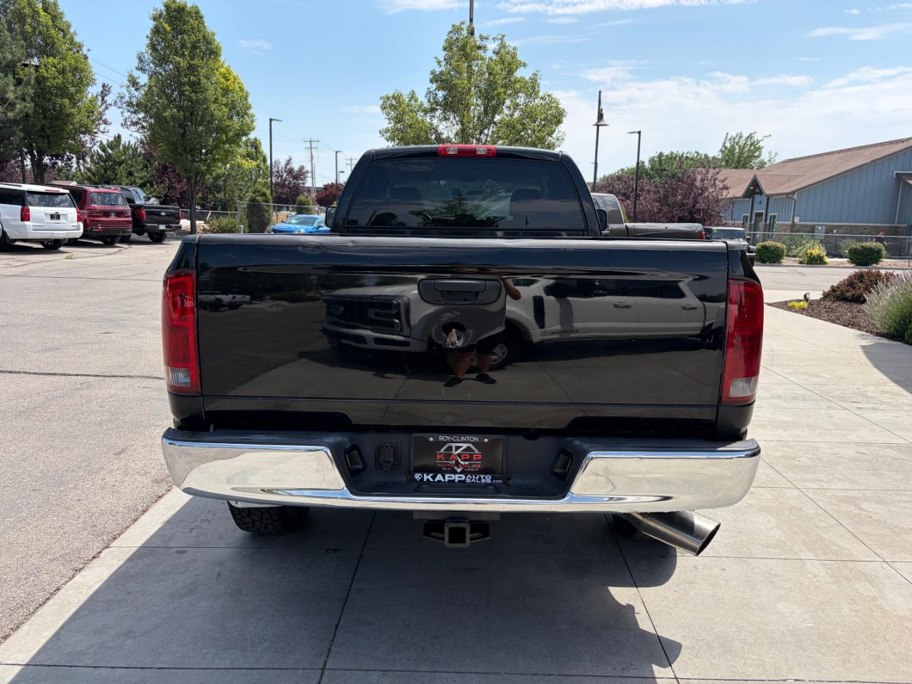 Dodge Ram 3500 4dr Quad Cab 140.5" WB 4WD SRW SLT 2004