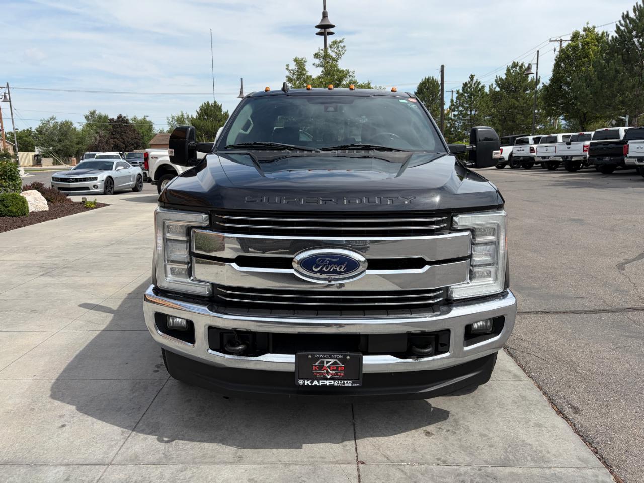 Ford Super Duty F-350 DRW Lariat 4WD Crew Cab 8' Box 2019