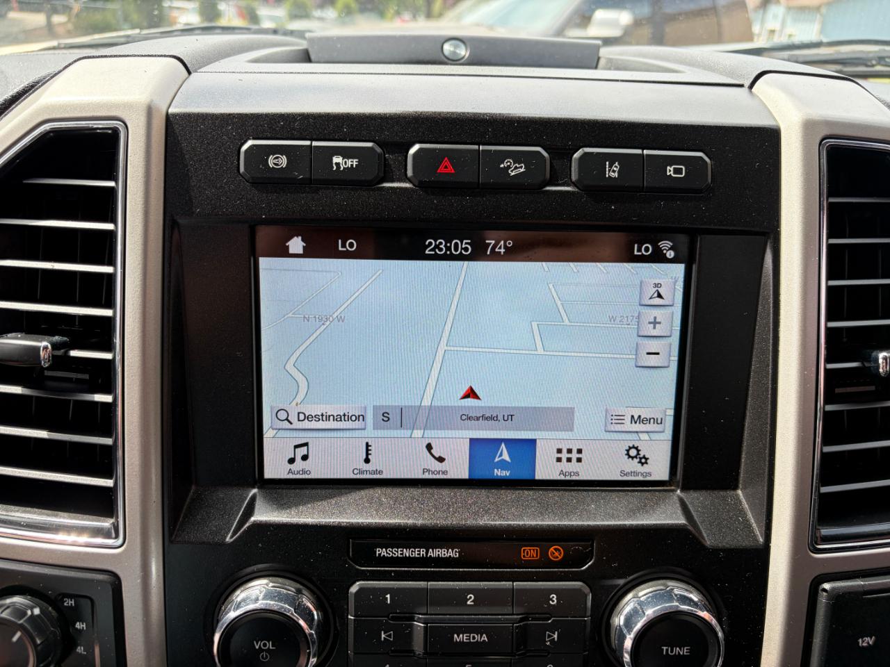 Ford Super Duty F-350 DRW Lariat 4WD Crew Cab 8' Box 2019