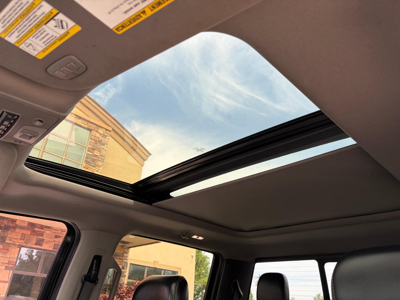 Ford Super Duty F-350 DRW Lariat 4WD Crew Cab 8' Box 2019