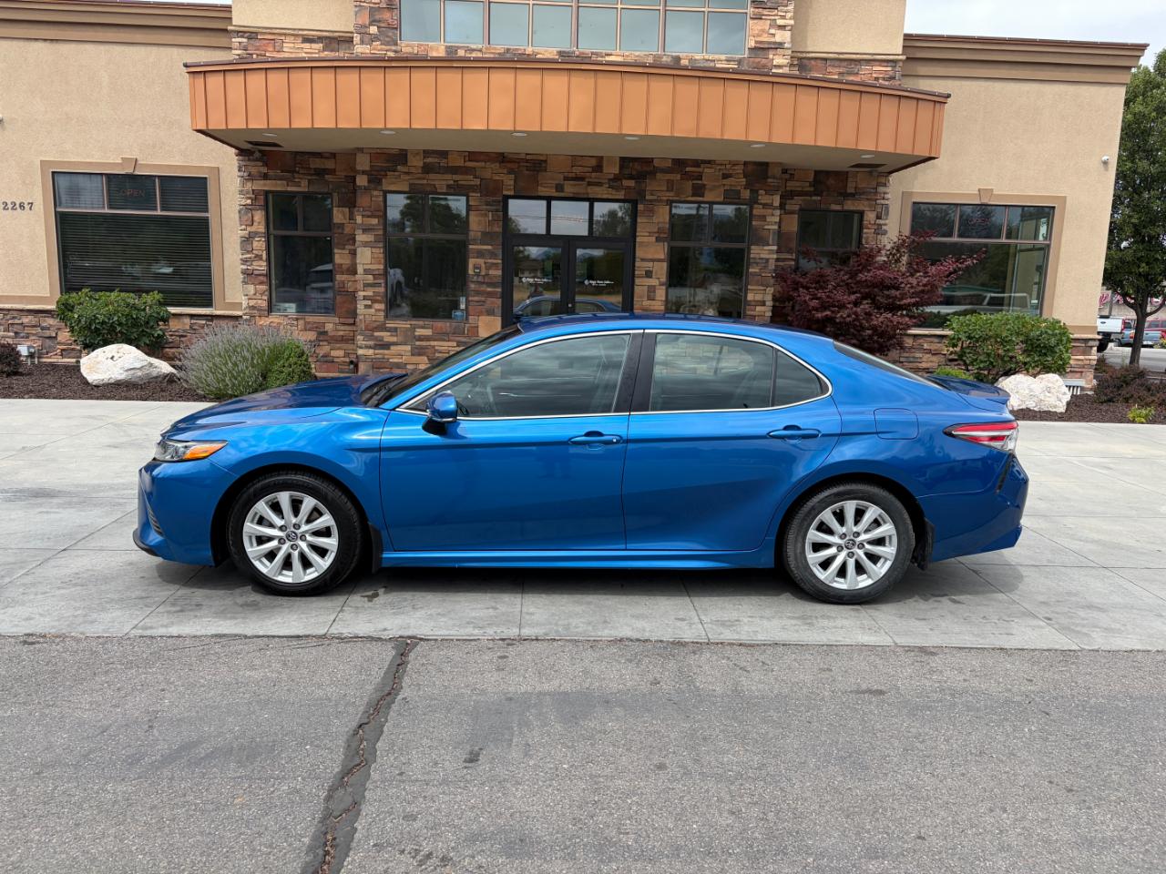 Toyota Camry SE Auto (Natl) 2019