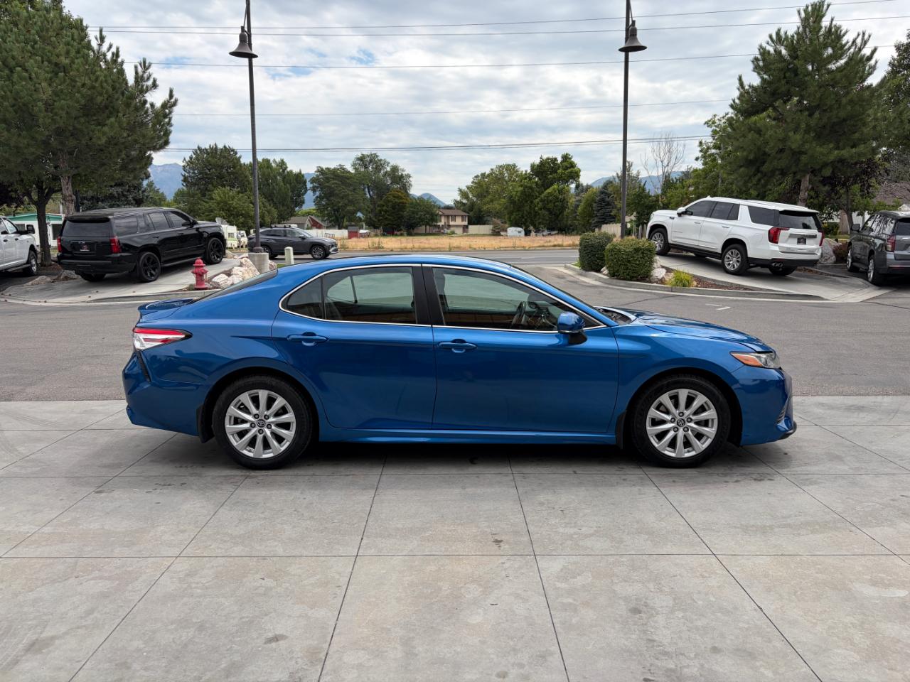 Toyota Camry SE Auto (Natl) 2019
