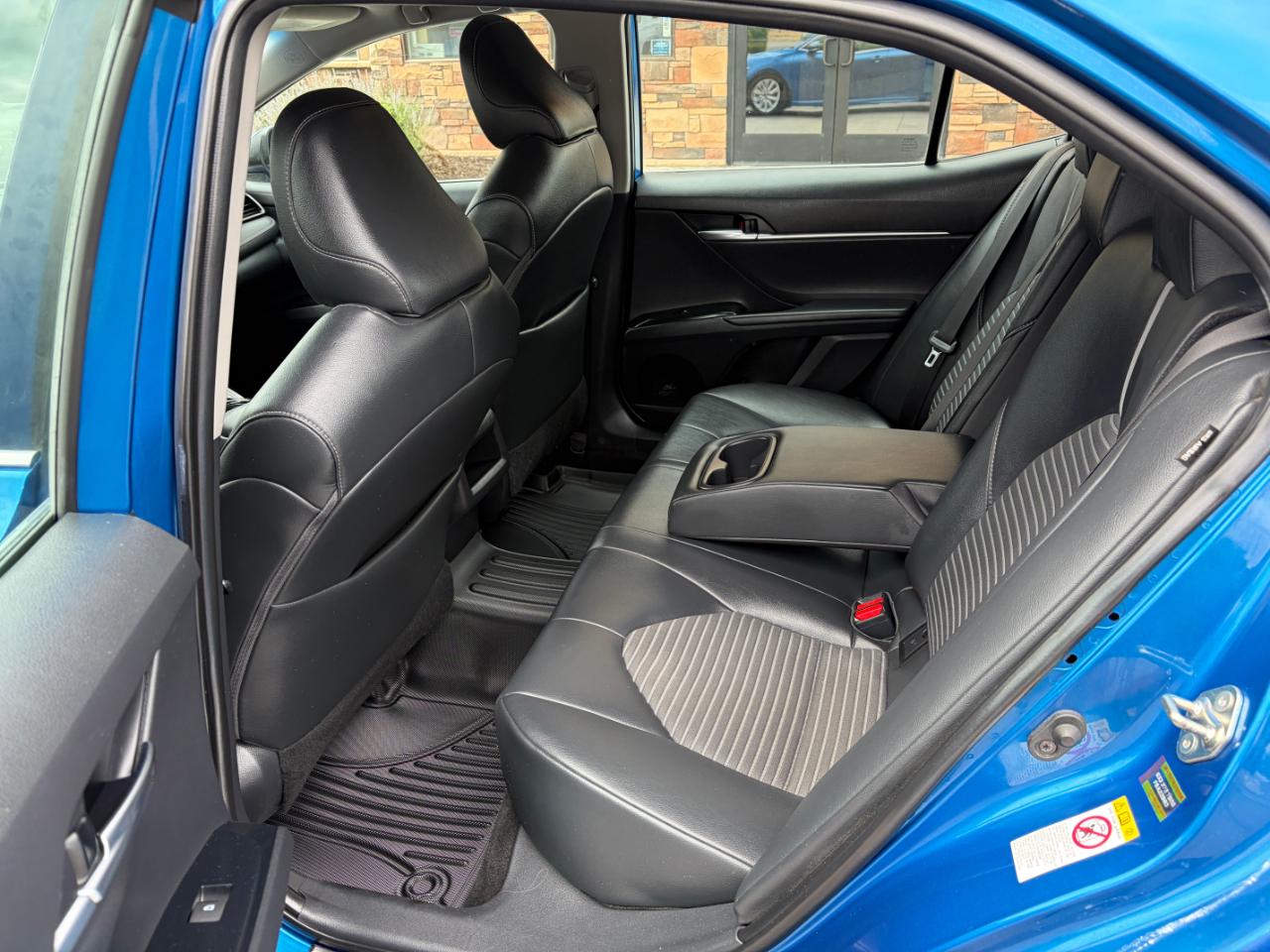 Toyota Camry SE Auto (Natl) 2019
