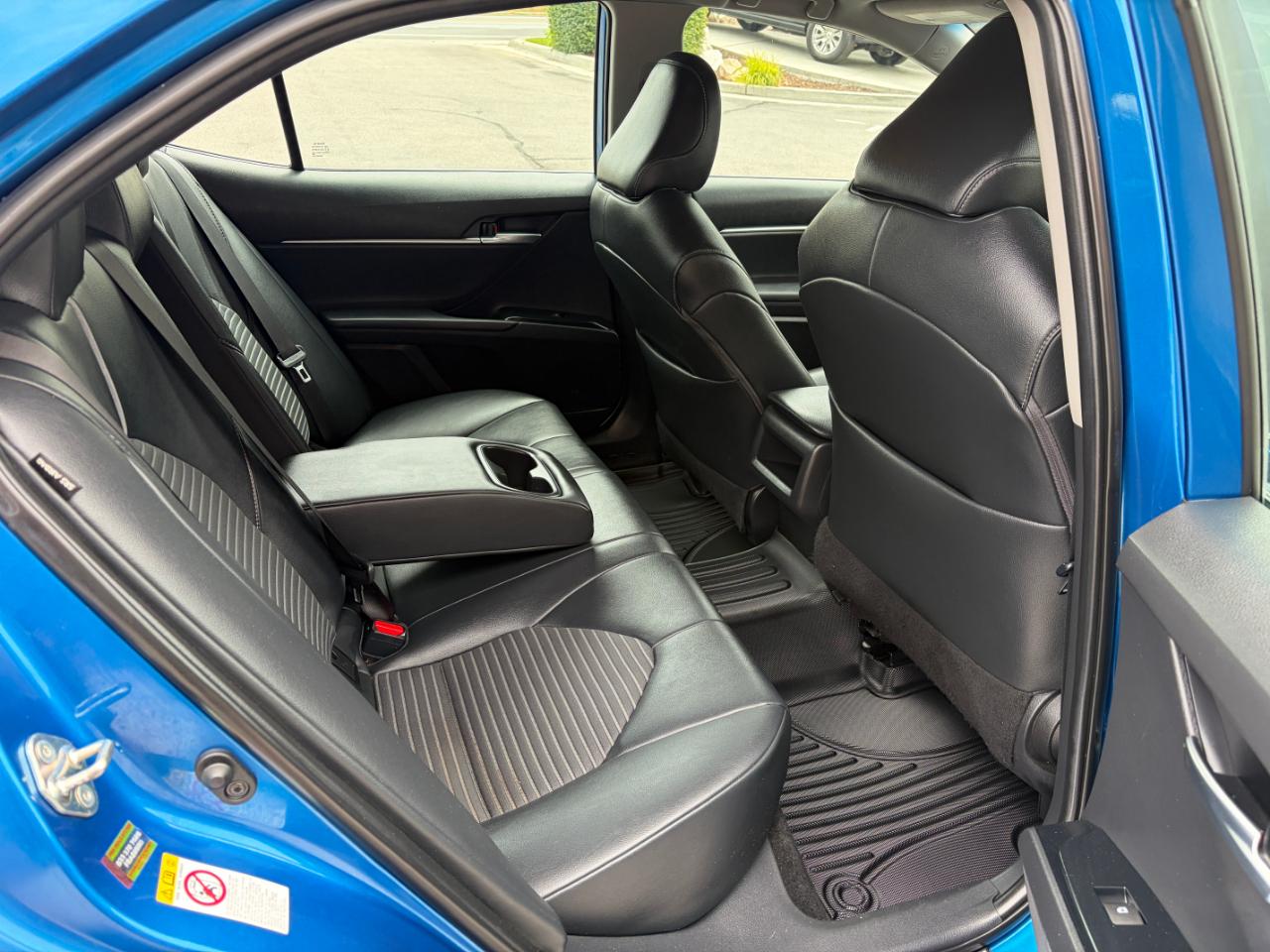 Toyota Camry SE Auto (Natl) 2019
