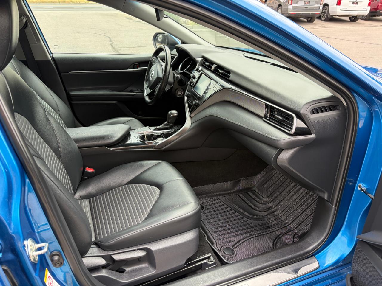 Toyota Camry SE Auto (Natl) 2019
