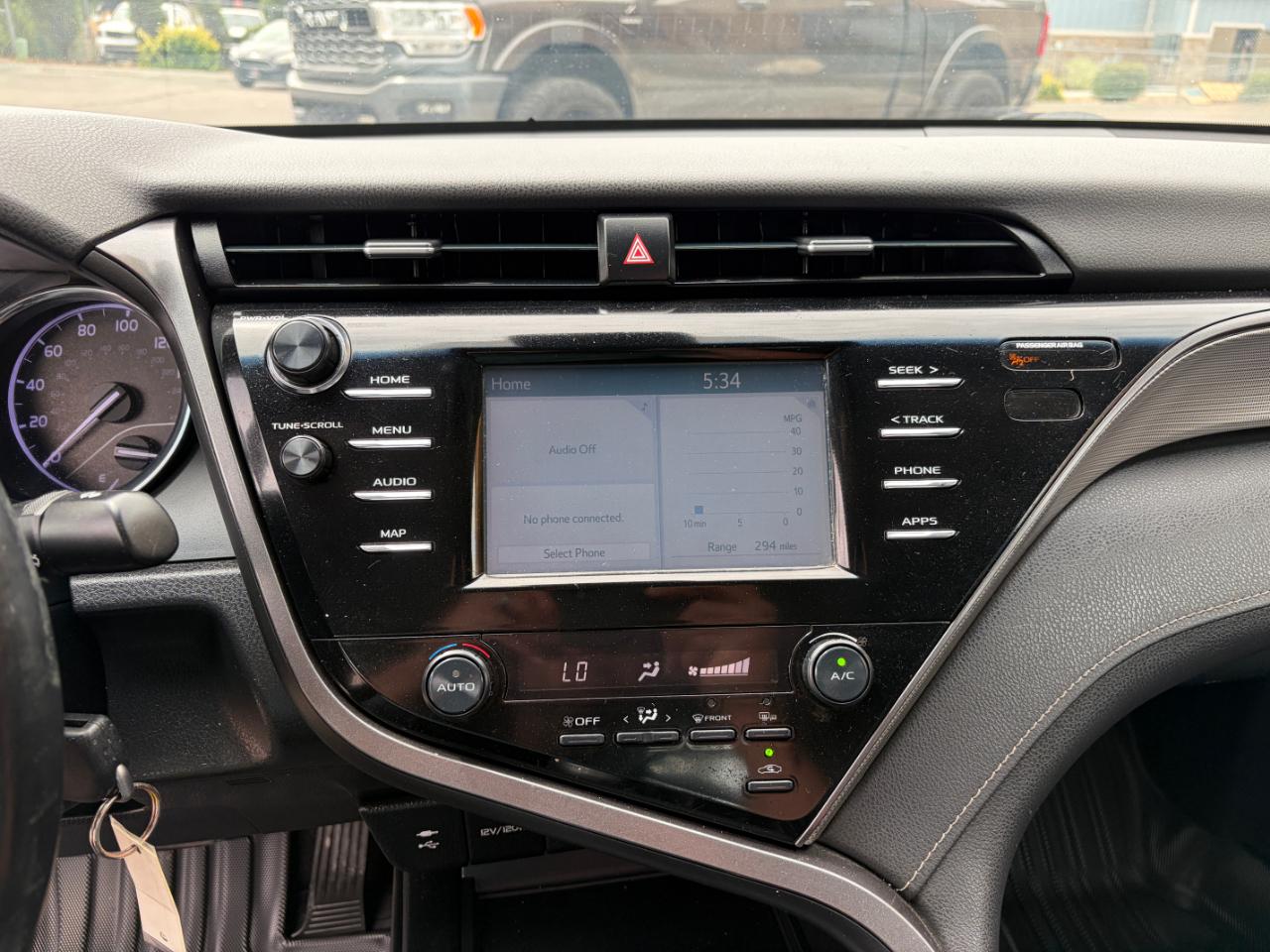 Toyota Camry SE Auto (Natl) 2019