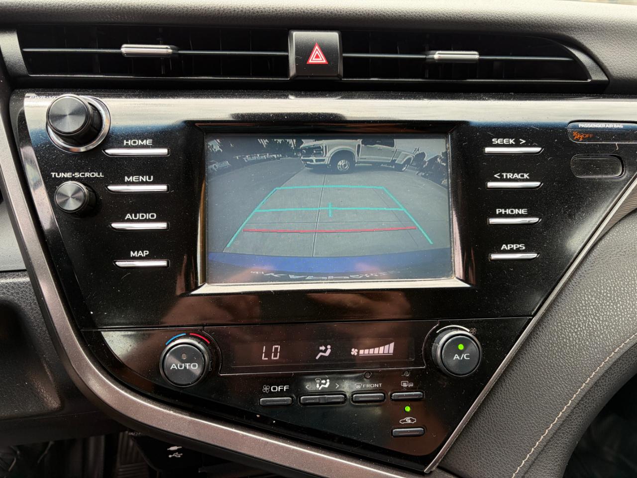 Toyota Camry SE Auto (Natl) 2019