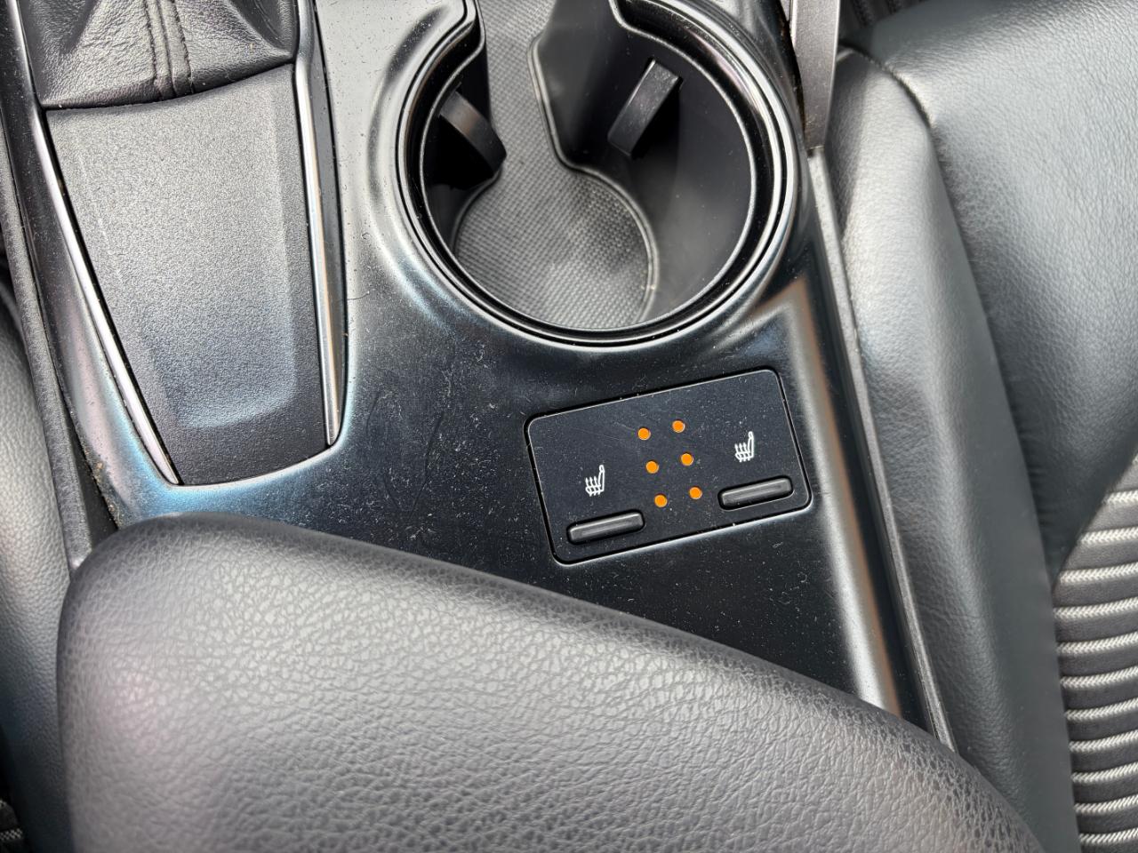 Toyota Camry SE Auto (Natl) 2019
