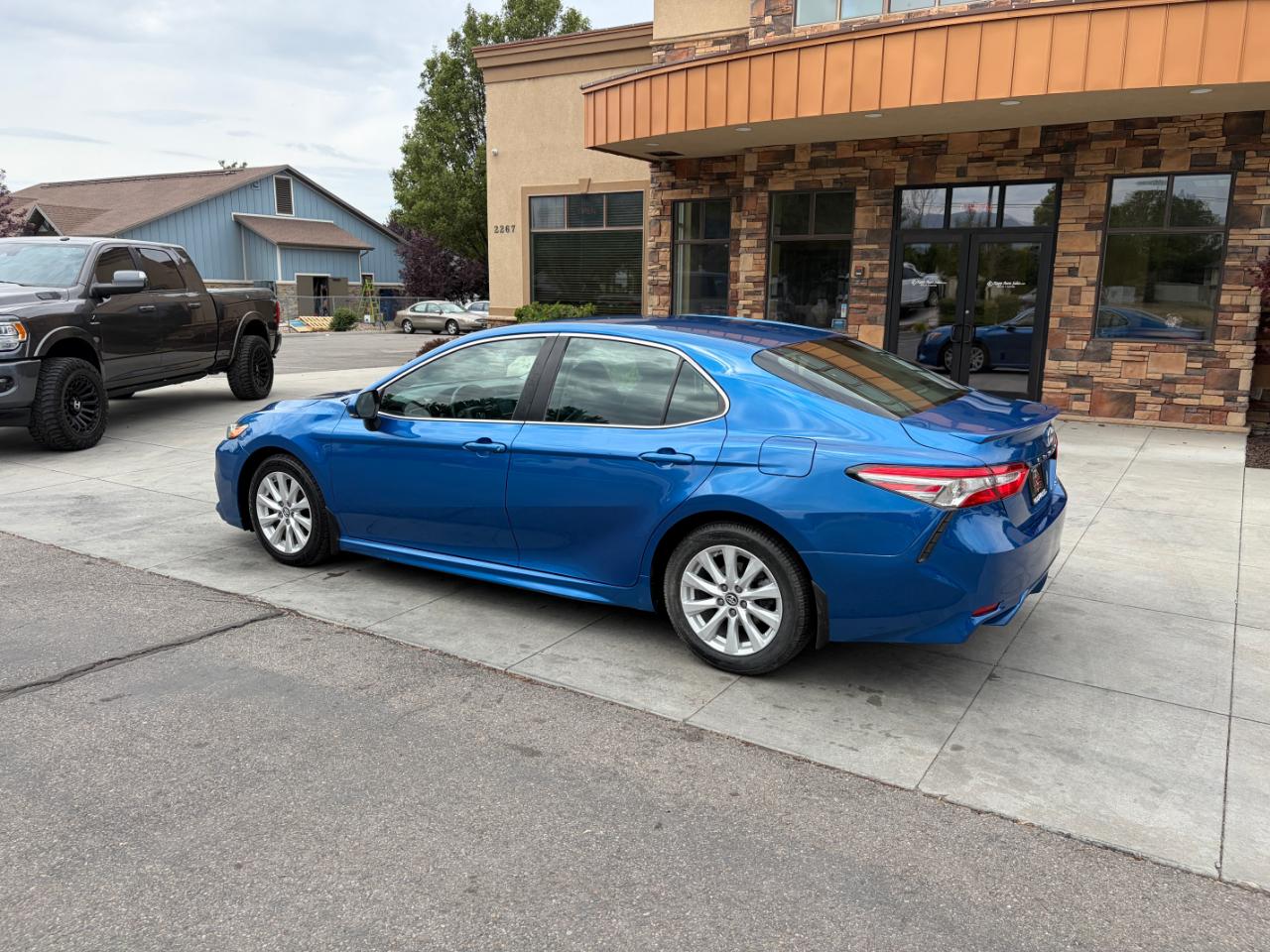 Toyota Camry SE Auto (Natl) 2019