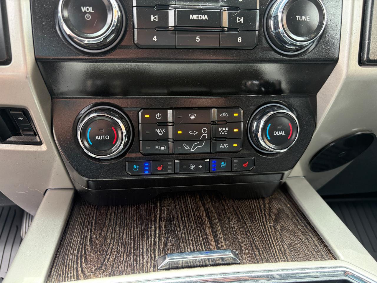 Ford Super Duty F-250 SRW Lariat 4WD Crew Cab 6.75' Box 2020