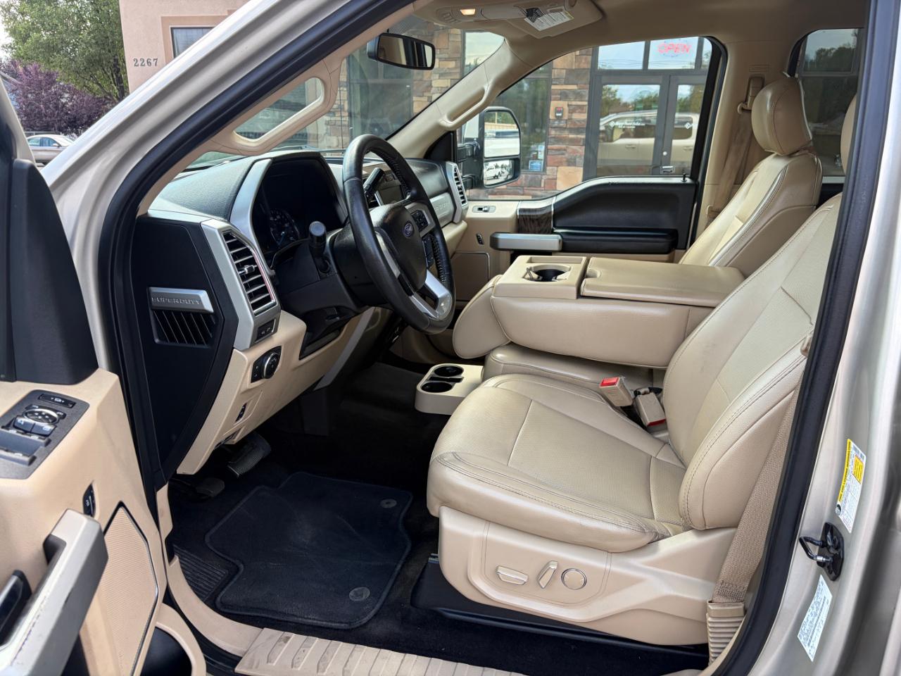 Ford Super Duty F-350 SRW Lariat 4WD Crew Cab 6.75' Box 2017