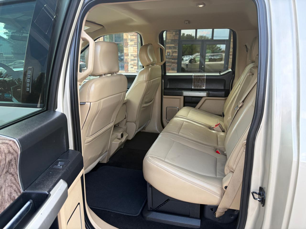 Ford Super Duty F-350 SRW Lariat 4WD Crew Cab 6.75' Box 2017