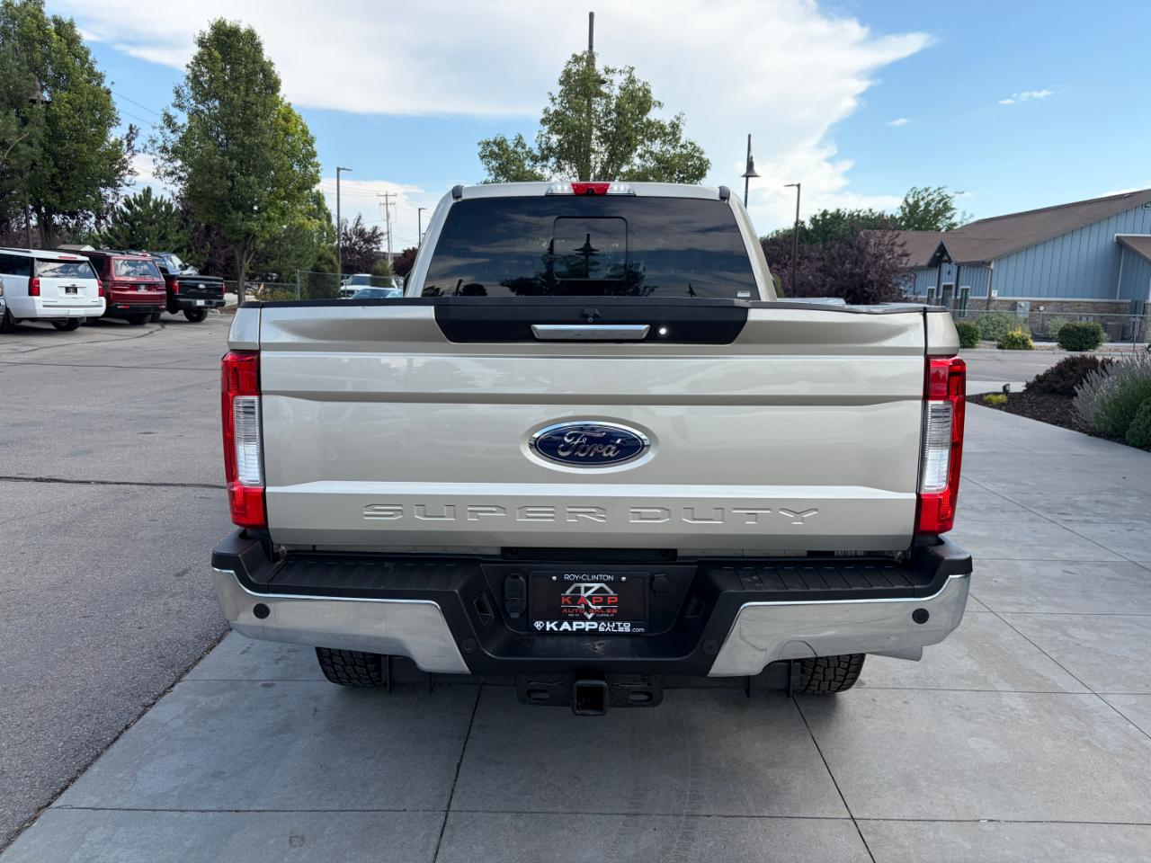 Ford Super Duty F-350 SRW Lariat 4WD Crew Cab 6.75' Box 2017