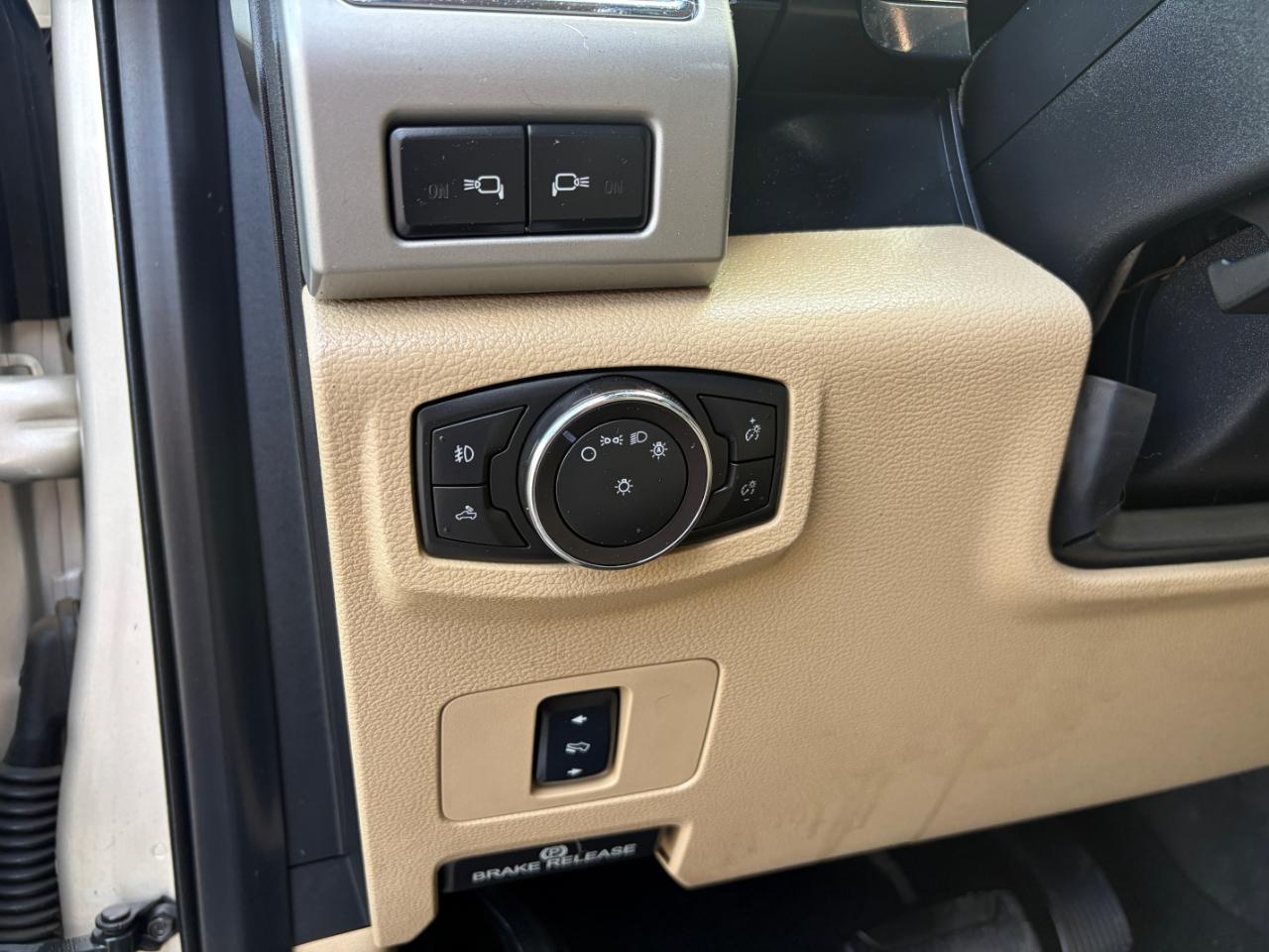 Ford Super Duty F-350 SRW Lariat 4WD Crew Cab 6.75' Box 2017