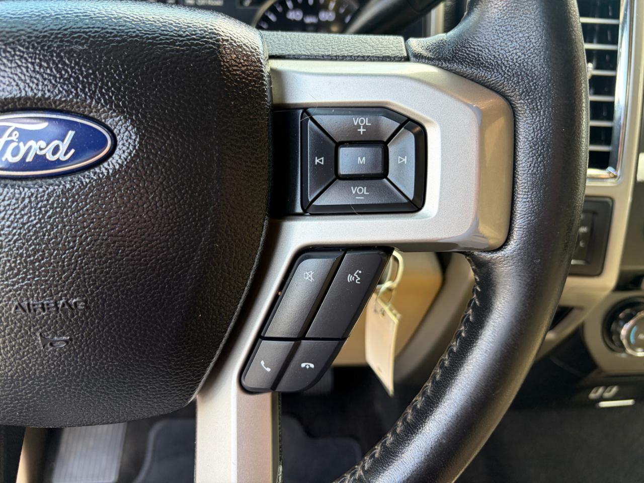 Ford Super Duty F-350 SRW Lariat 4WD Crew Cab 6.75' Box 2017