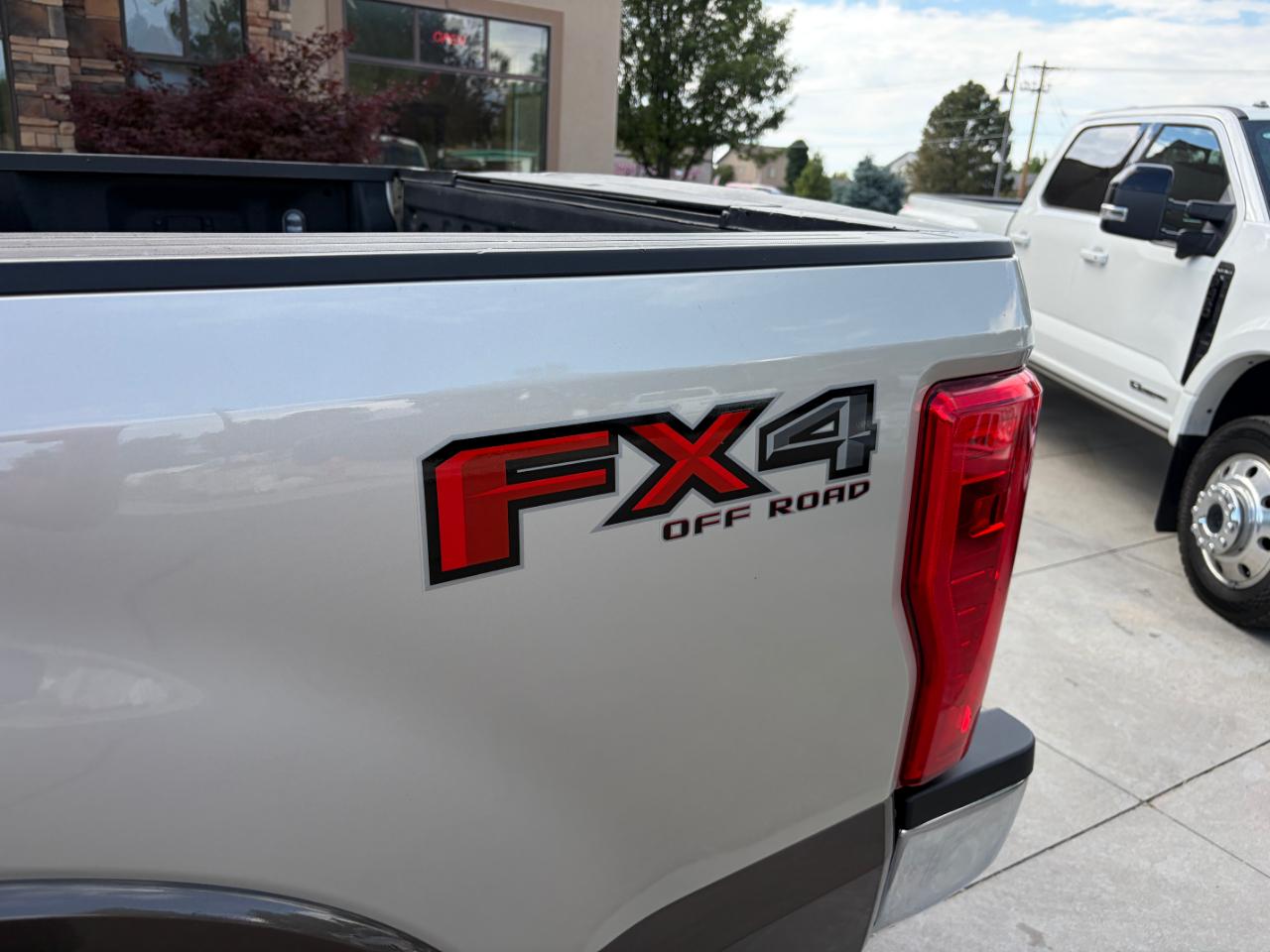 Ford Super Duty F-350 SRW Lariat 4WD Crew Cab 6.75' Box 2017