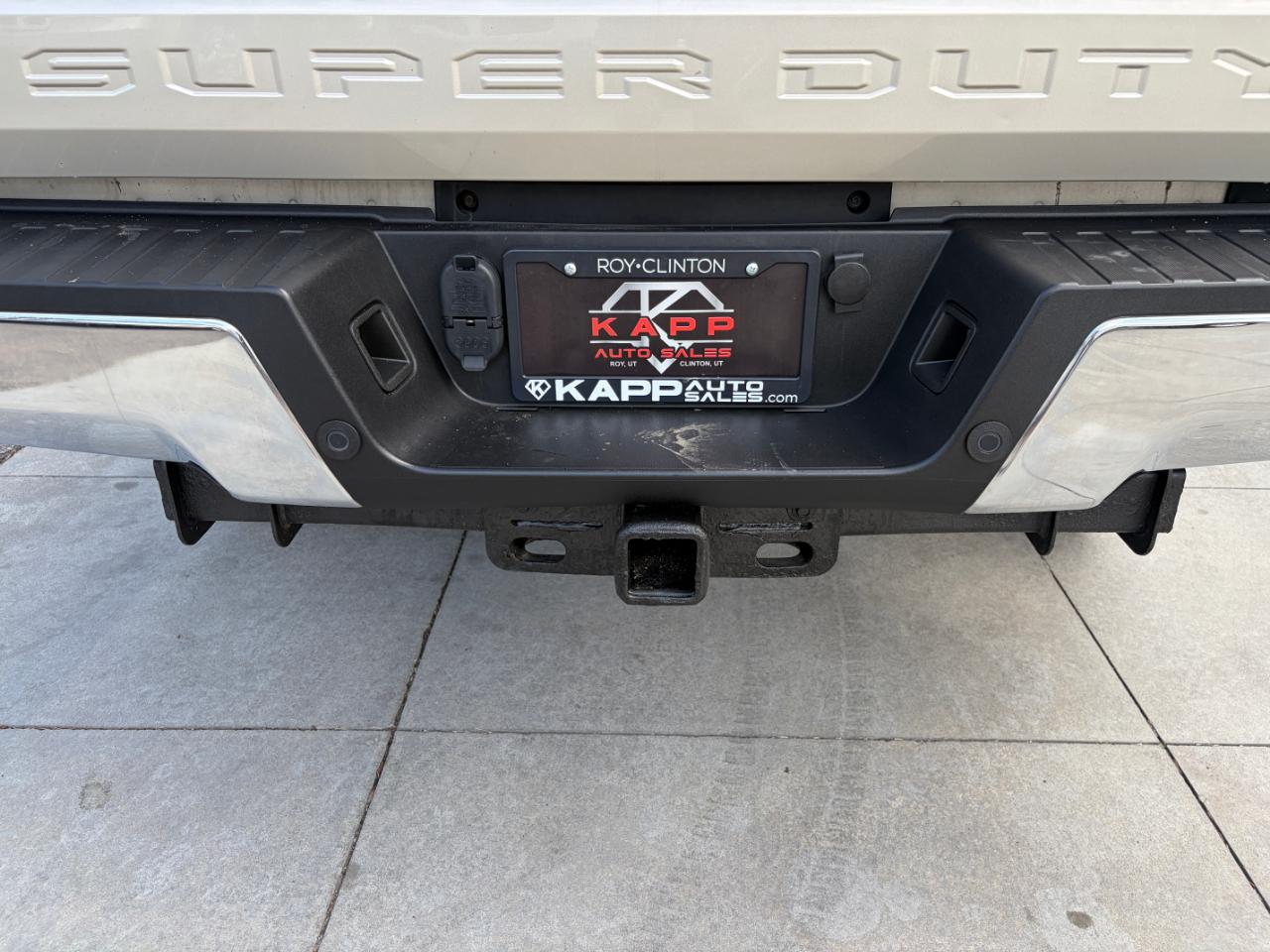 Ford Super Duty F-350 SRW Lariat 4WD Crew Cab 6.75' Box 2017