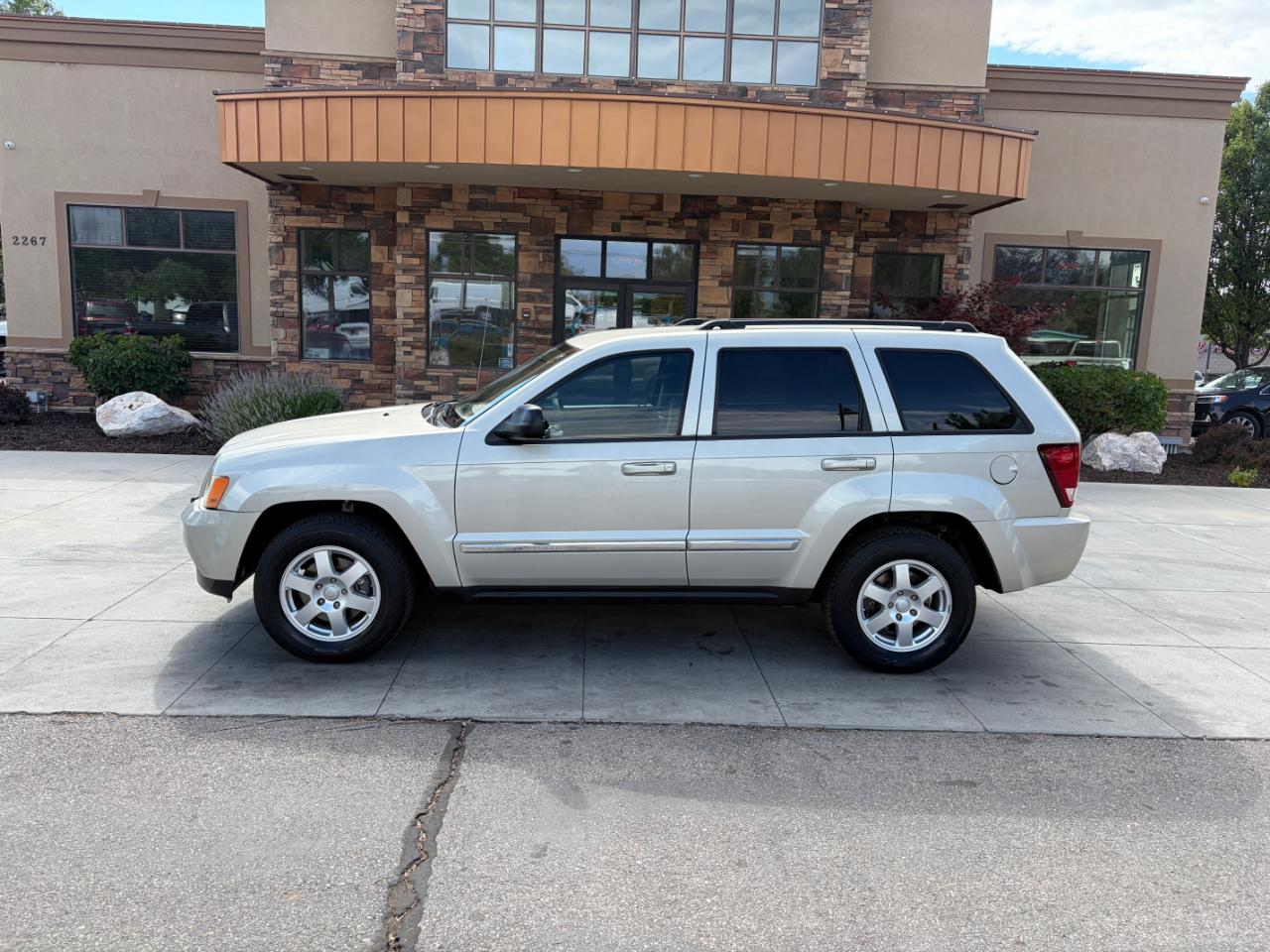 Jeep Grand Cherokee 4WD 4dr Laredo 2010