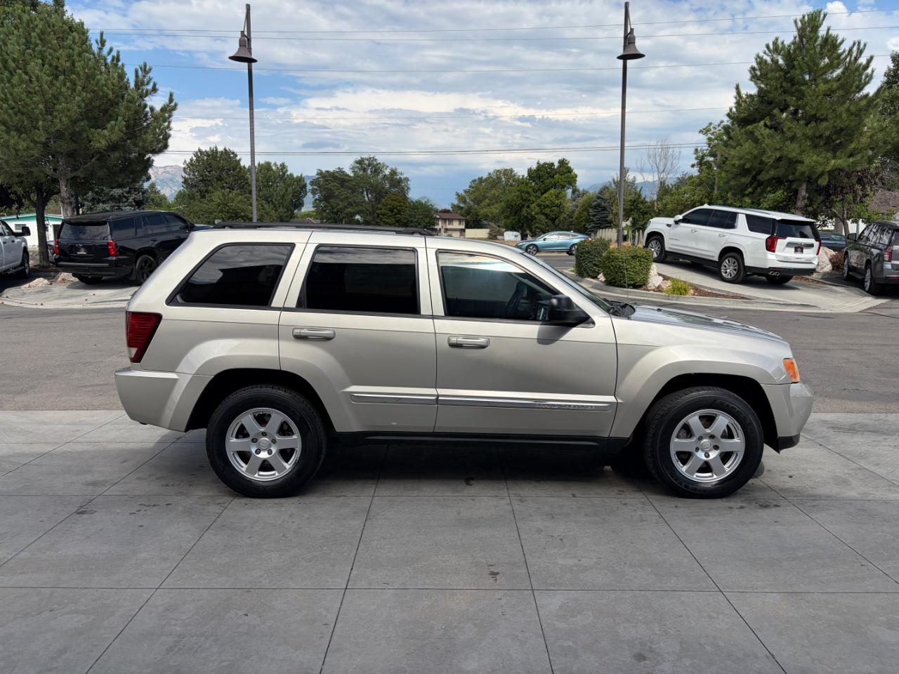 Jeep Grand Cherokee 4WD 4dr Laredo 2010