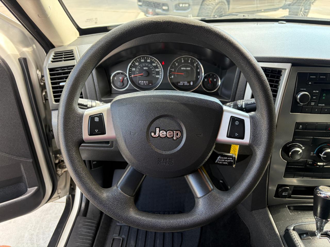 Jeep Grand Cherokee 4WD 4dr Laredo 2010