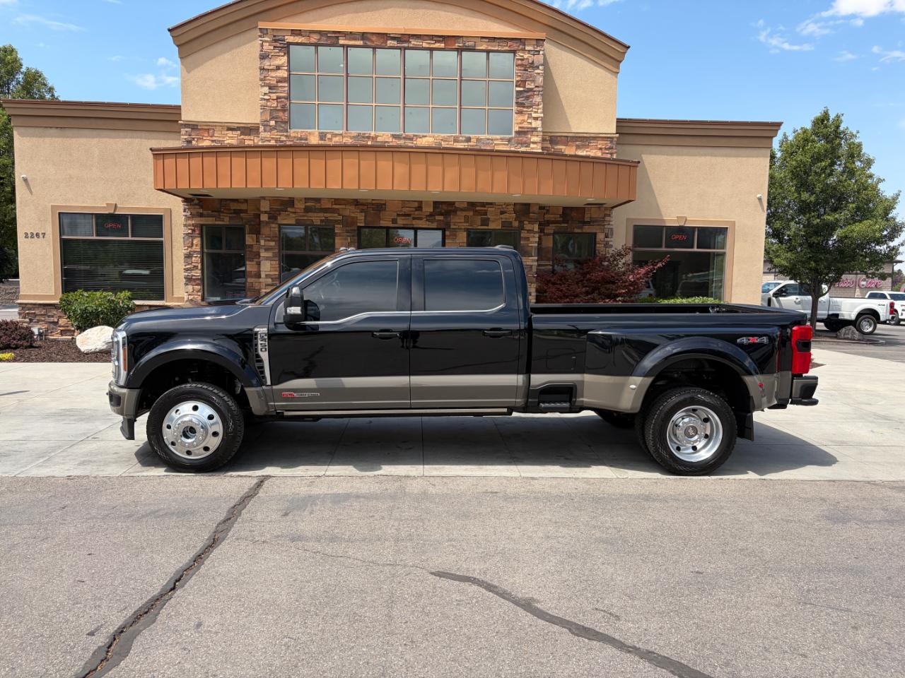 Ford Super Duty F-450 DRW King Ranch 4WD Crew Cab 8' Box 2026