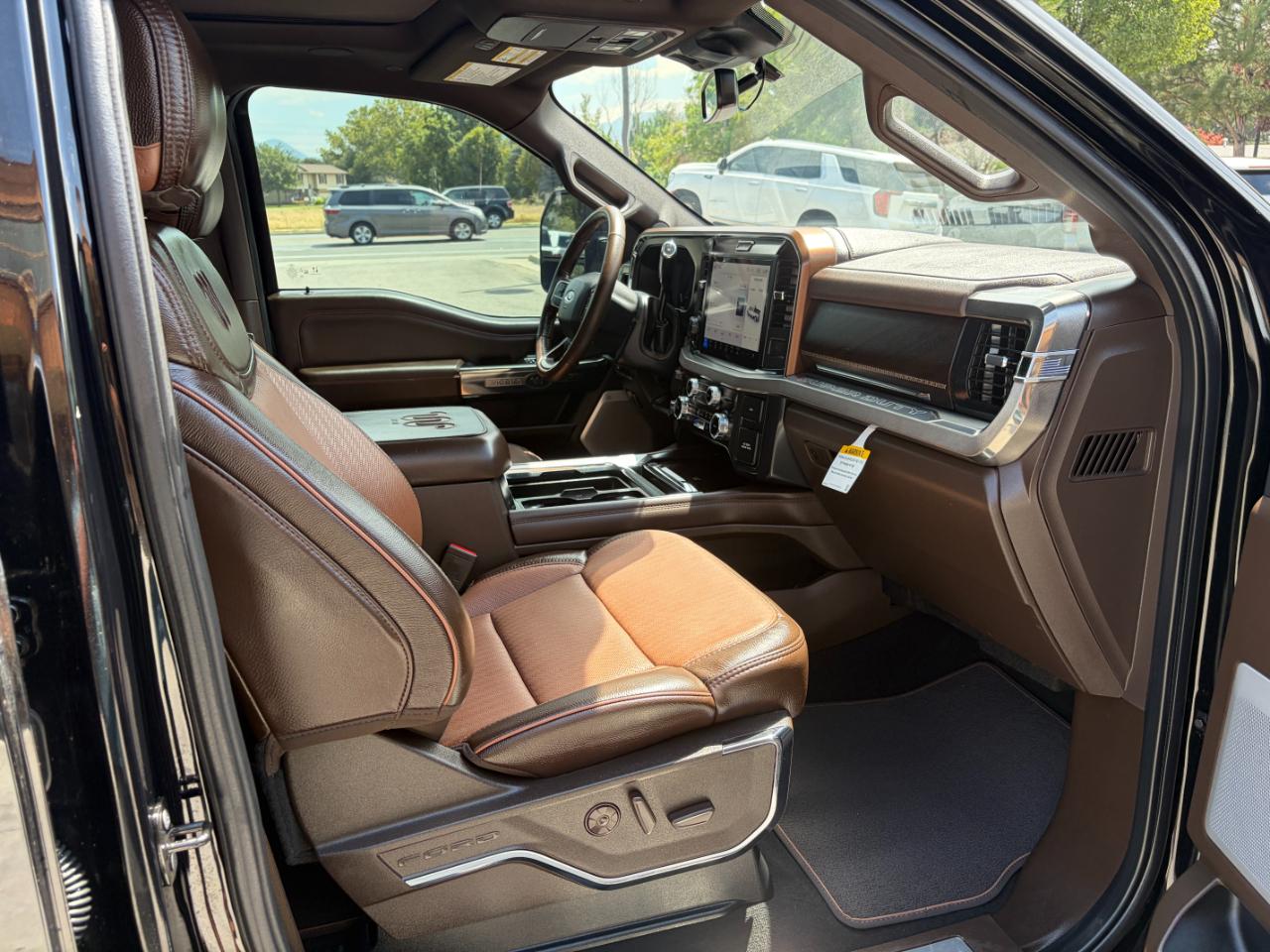 Ford Super Duty F-450 DRW King Ranch 4WD Crew Cab 8' Box 2026