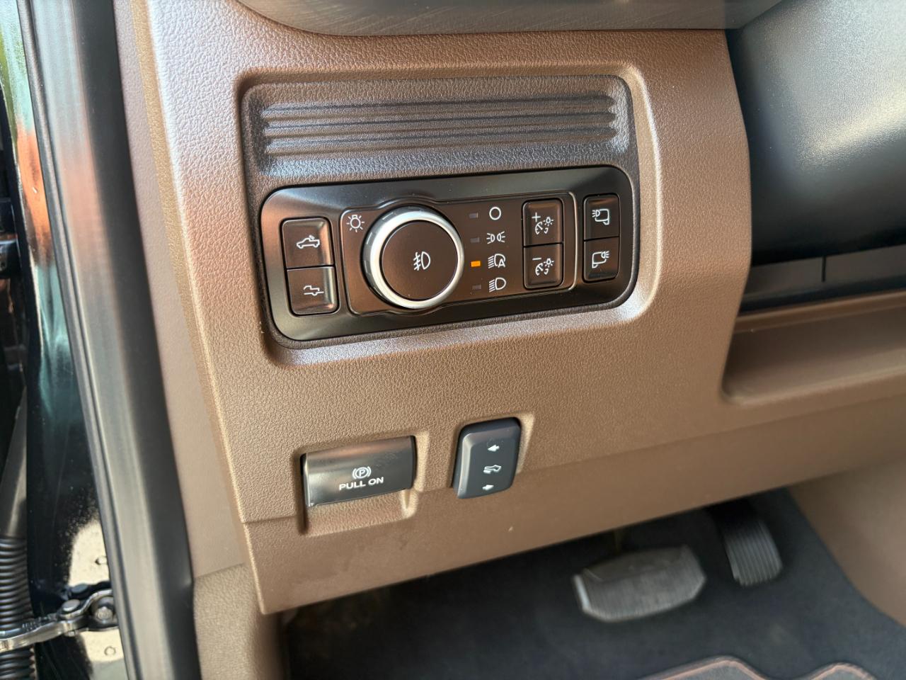 Ford Super Duty F-450 DRW King Ranch 4WD Crew Cab 8' Box 2026