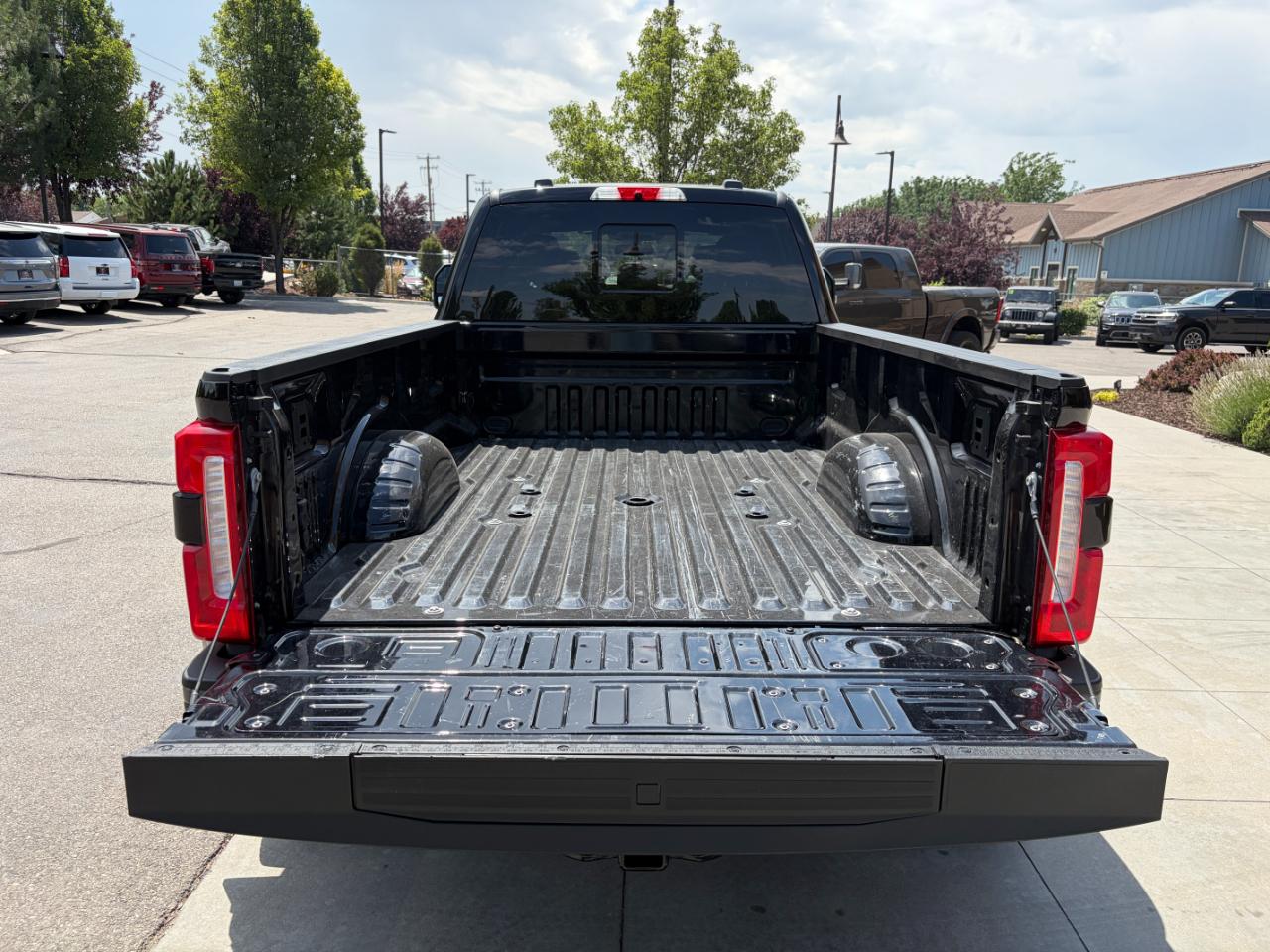 Ford Super Duty F-450 DRW King Ranch 4WD Crew Cab 8' Box 2026