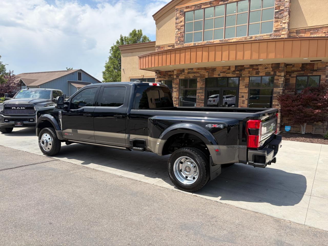 Ford Super Duty F-450 DRW King Ranch 4WD Crew Cab 8' Box 2026