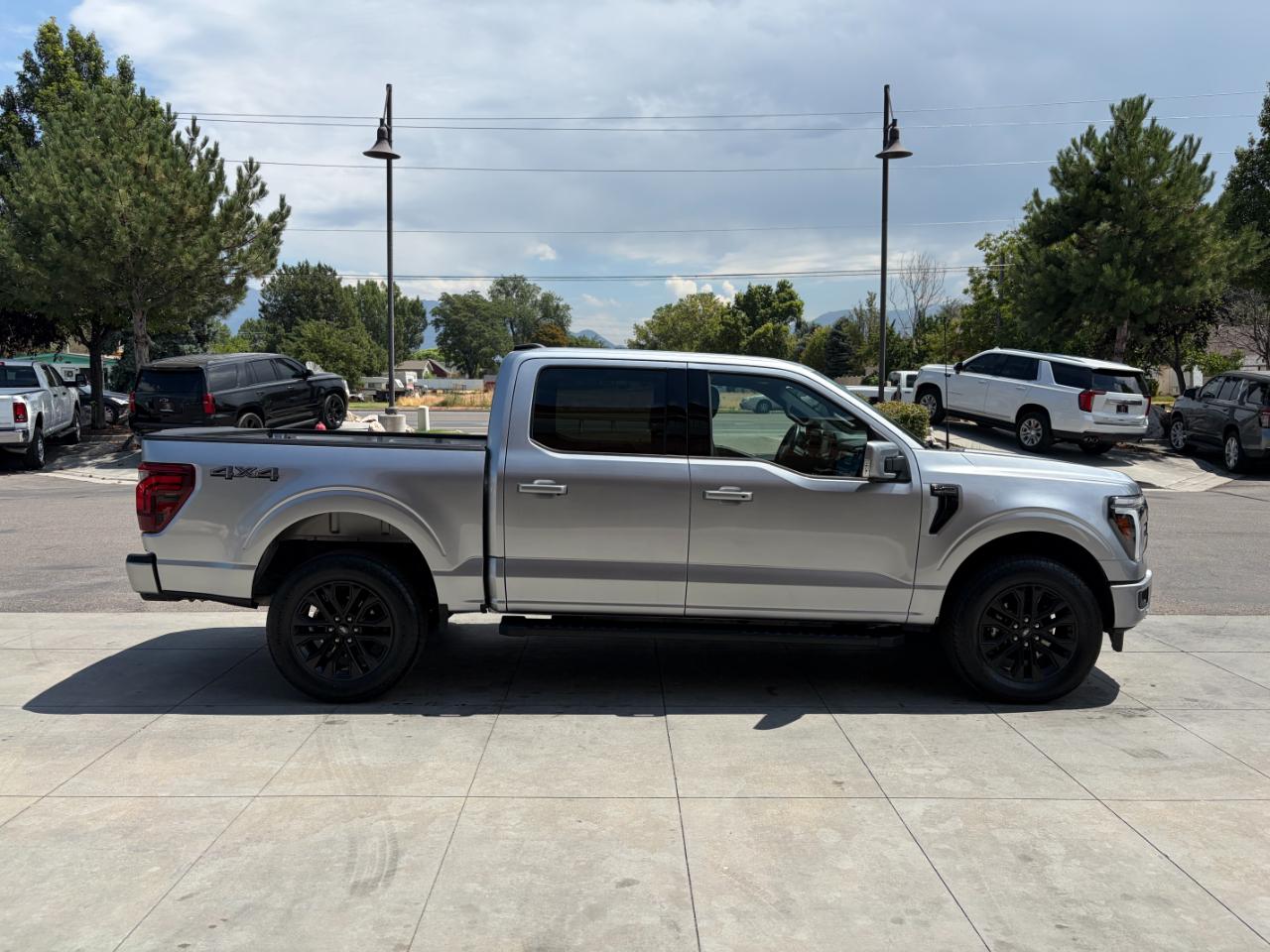 Ford F-150 Lariat 4WD SuperCrew 5.5' Box 2025