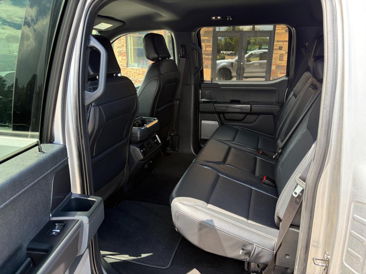 Ford F-150 Lariat 4WD SuperCrew 5.5' Box 2025
