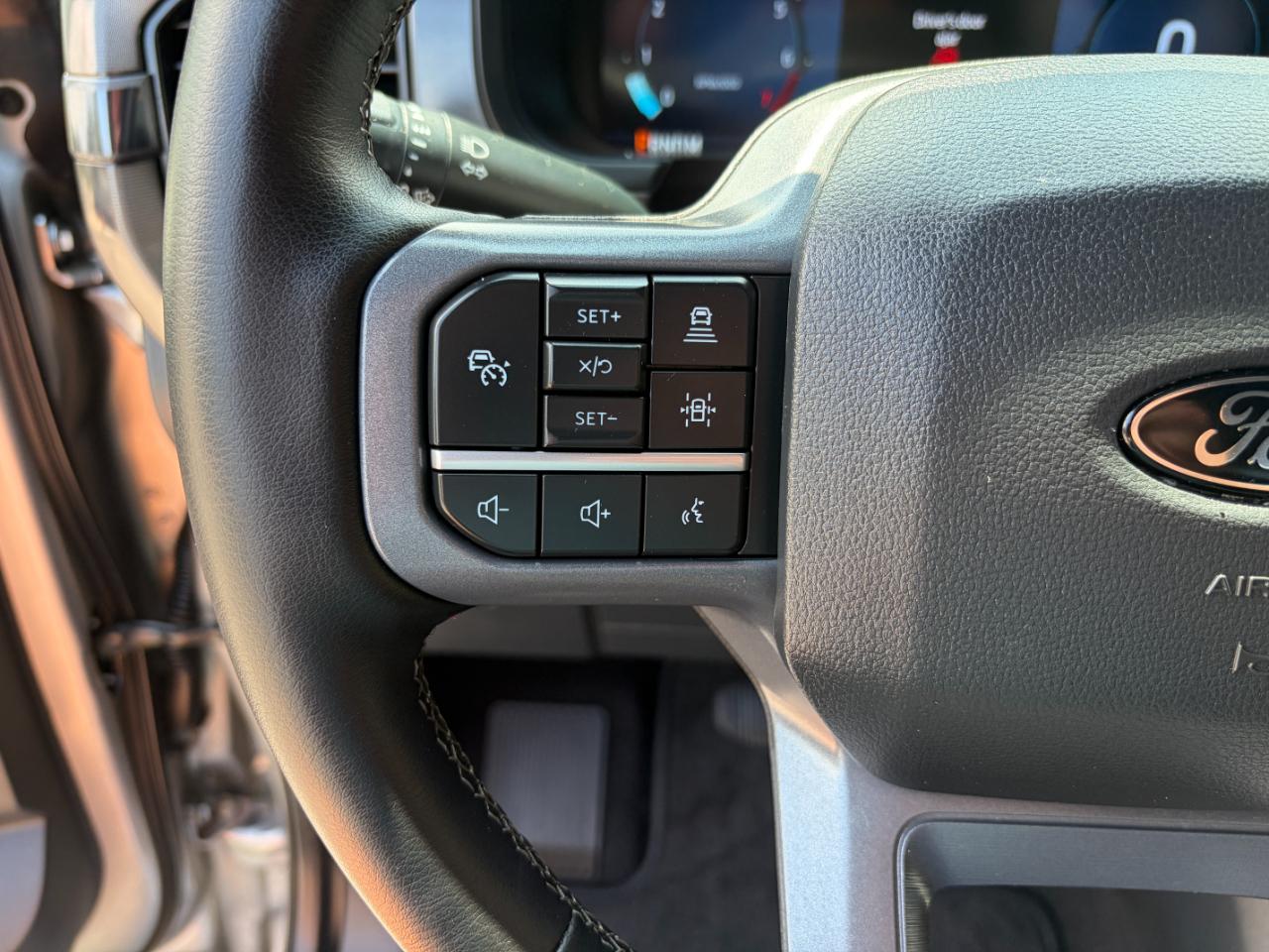 Ford F-150 Lariat 4WD SuperCrew 5.5' Box 2025