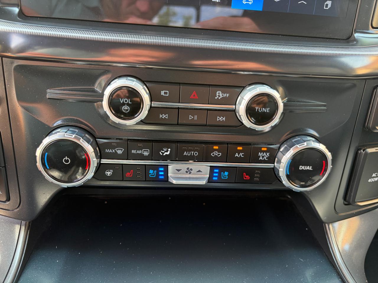 Ford F-150 Lariat 4WD SuperCrew 5.5' Box 2025