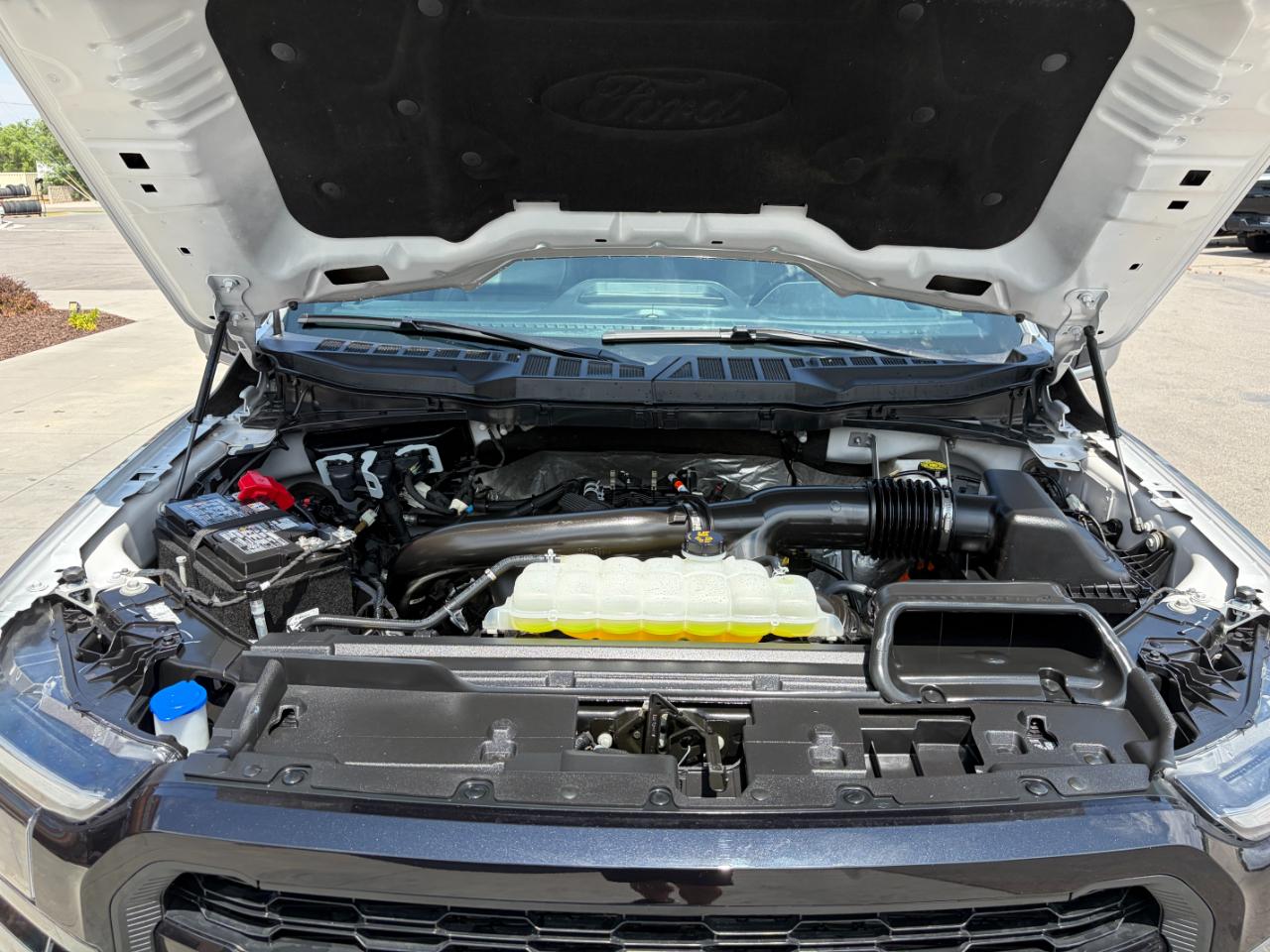 Ford F-150 Lariat 4WD SuperCrew 5.5' Box 2025