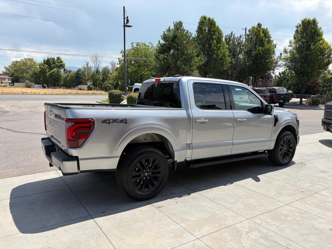 Ford F-150 Lariat 4WD SuperCrew 5.5' Box 2025