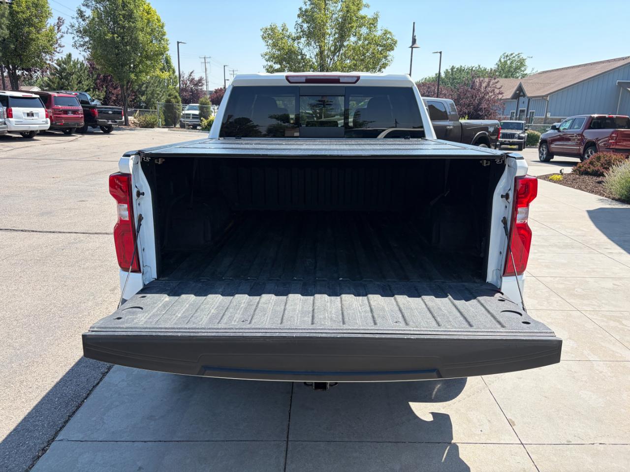 Chevrolet Silverado 1500 4WD Crew Cab 147" RST 2020
