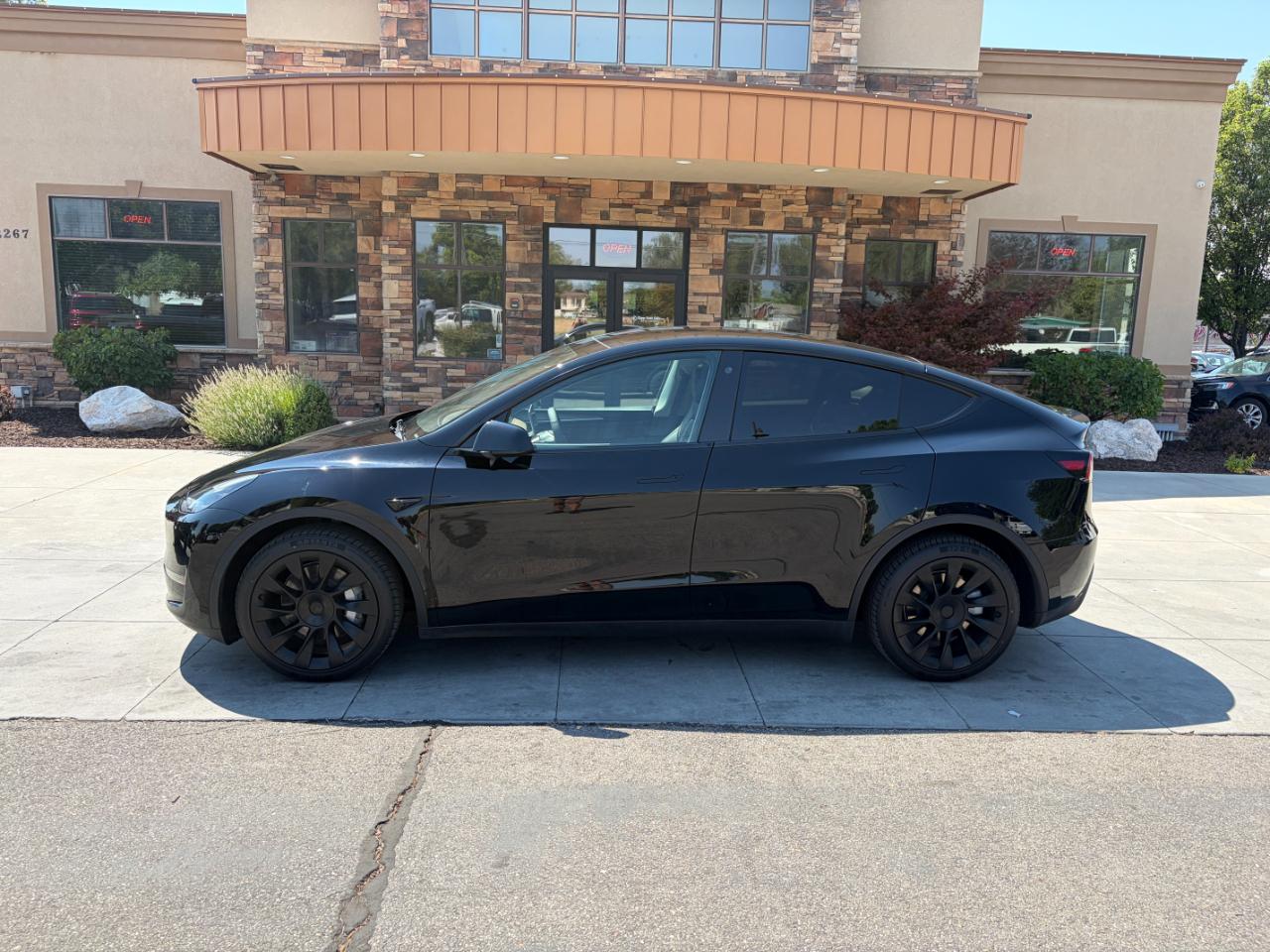 Tesla Model Y Long Range AWD 2023