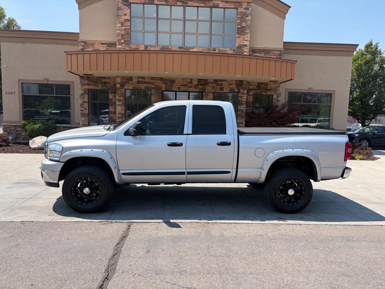 Dodge Ram 2500 4WD Quad Cab 140.5" SLT 2007